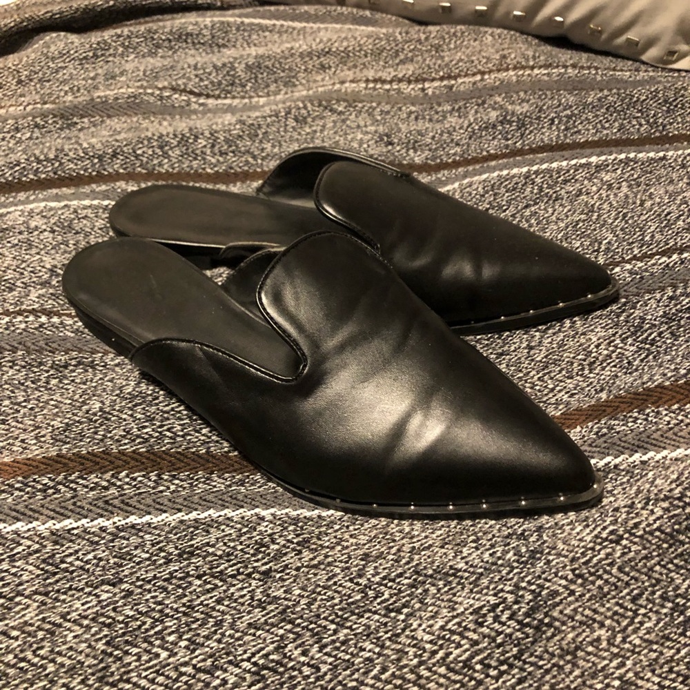 **TRADE** Aldo Slip Ons